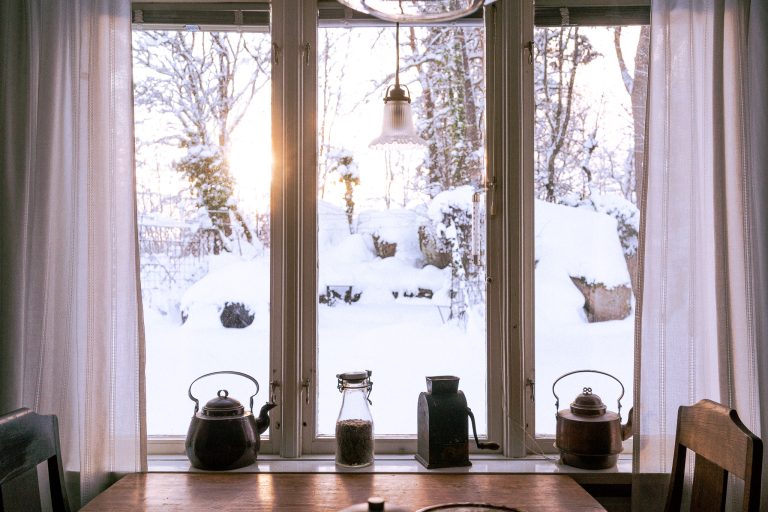 fotogravering av semesterhus airbnb i sverige